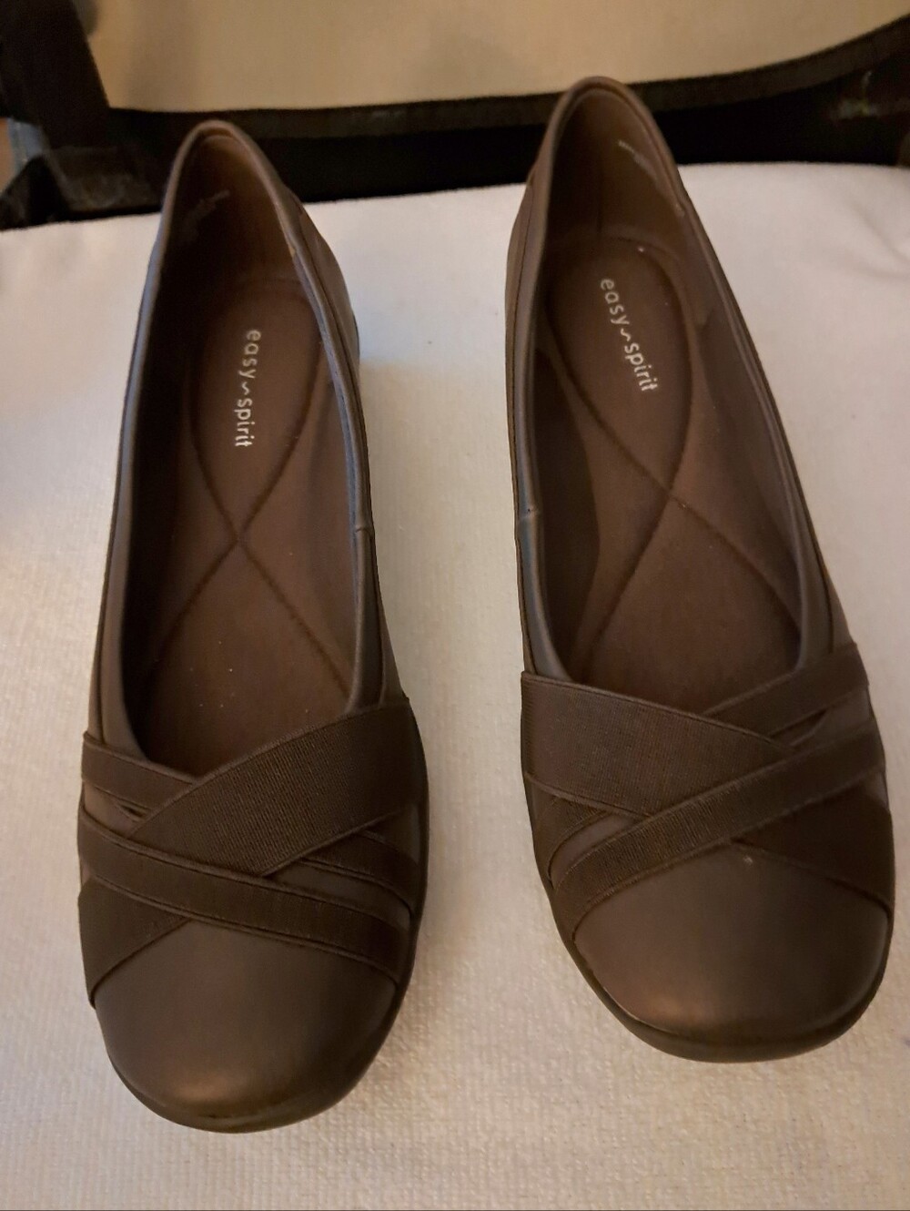 EASY SPIRIT SLIP - ON SHOES brand new with box SIZE 8.5 dark brown